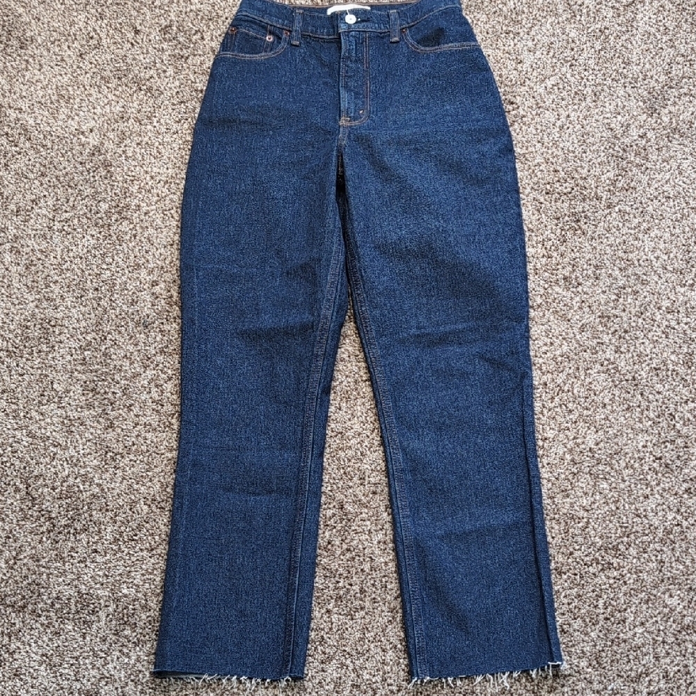 Abercrombie And Fitch The 90's  Straight Ultra High Rise Size 25